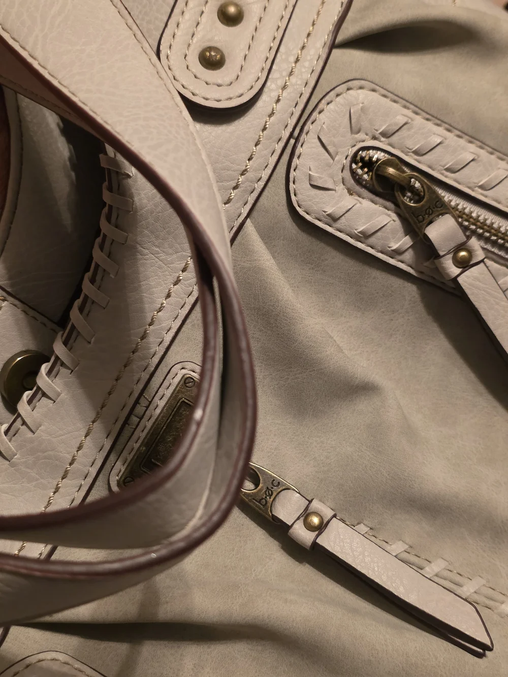 Boc b.ø.c Cream Hobo Shoulder Bag Nwot, Prestine Condition